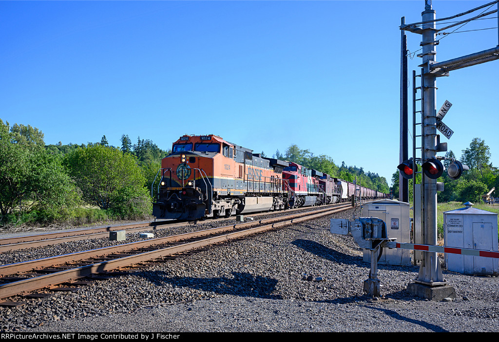 BNSF 1024